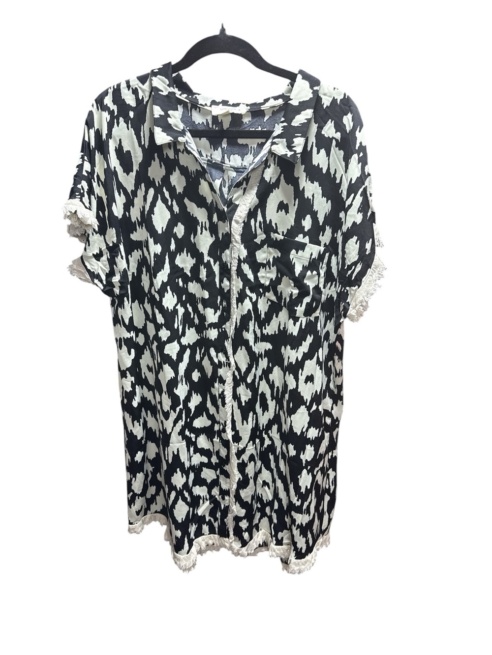 Umgee black & white abstract pattern nightgown with frayed edges, size XL